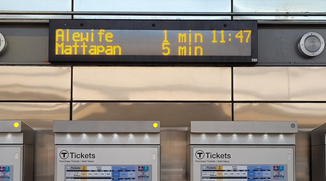 Countdown clock displaying arrival times