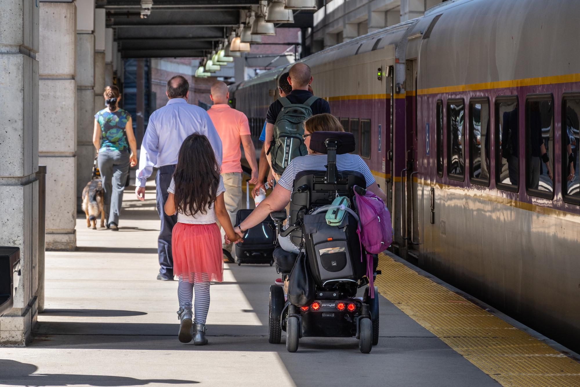 commuter rail level boarding platform