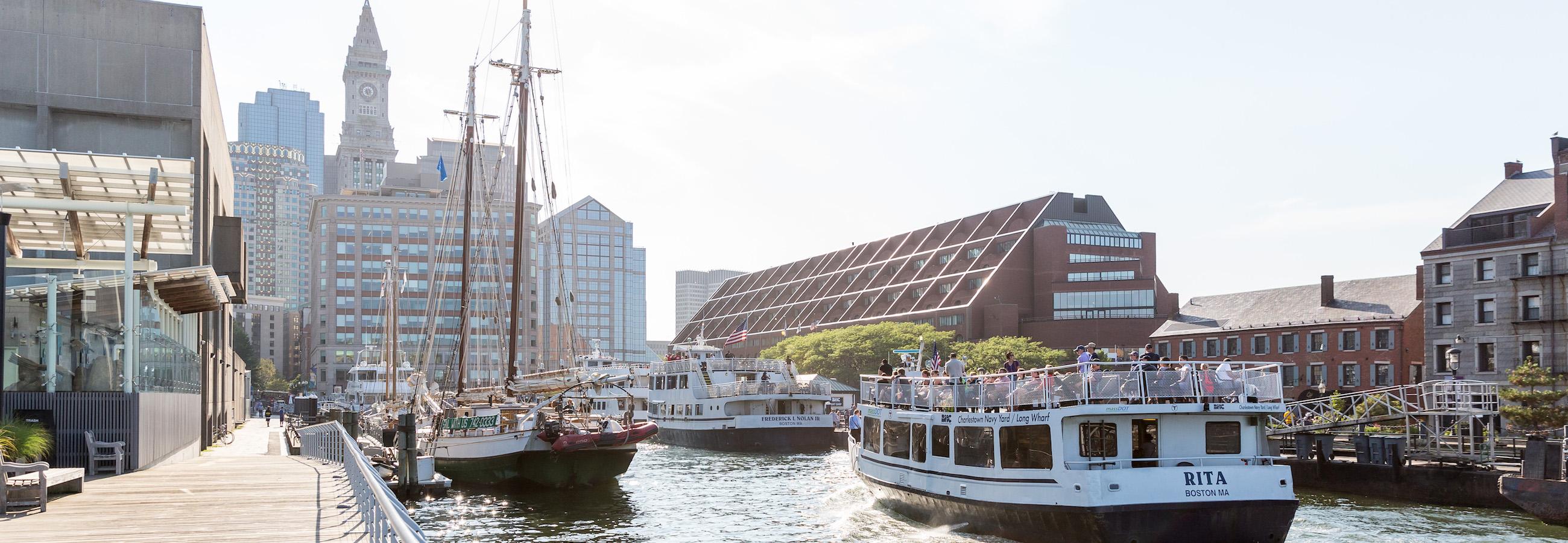 ferry rita docking near boston aquarium