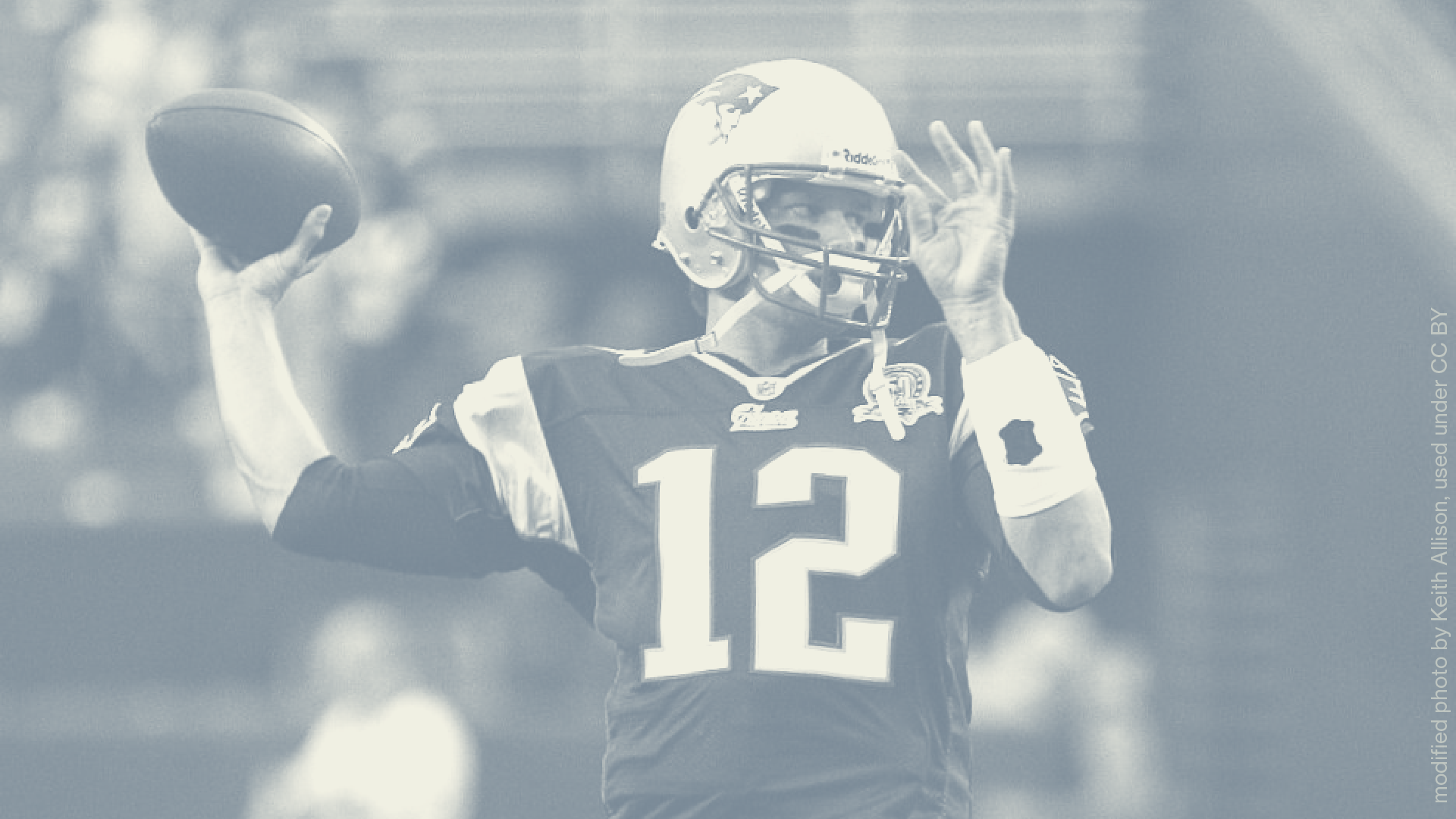 Tom Brady of the Patriots gets ready to throw the football.