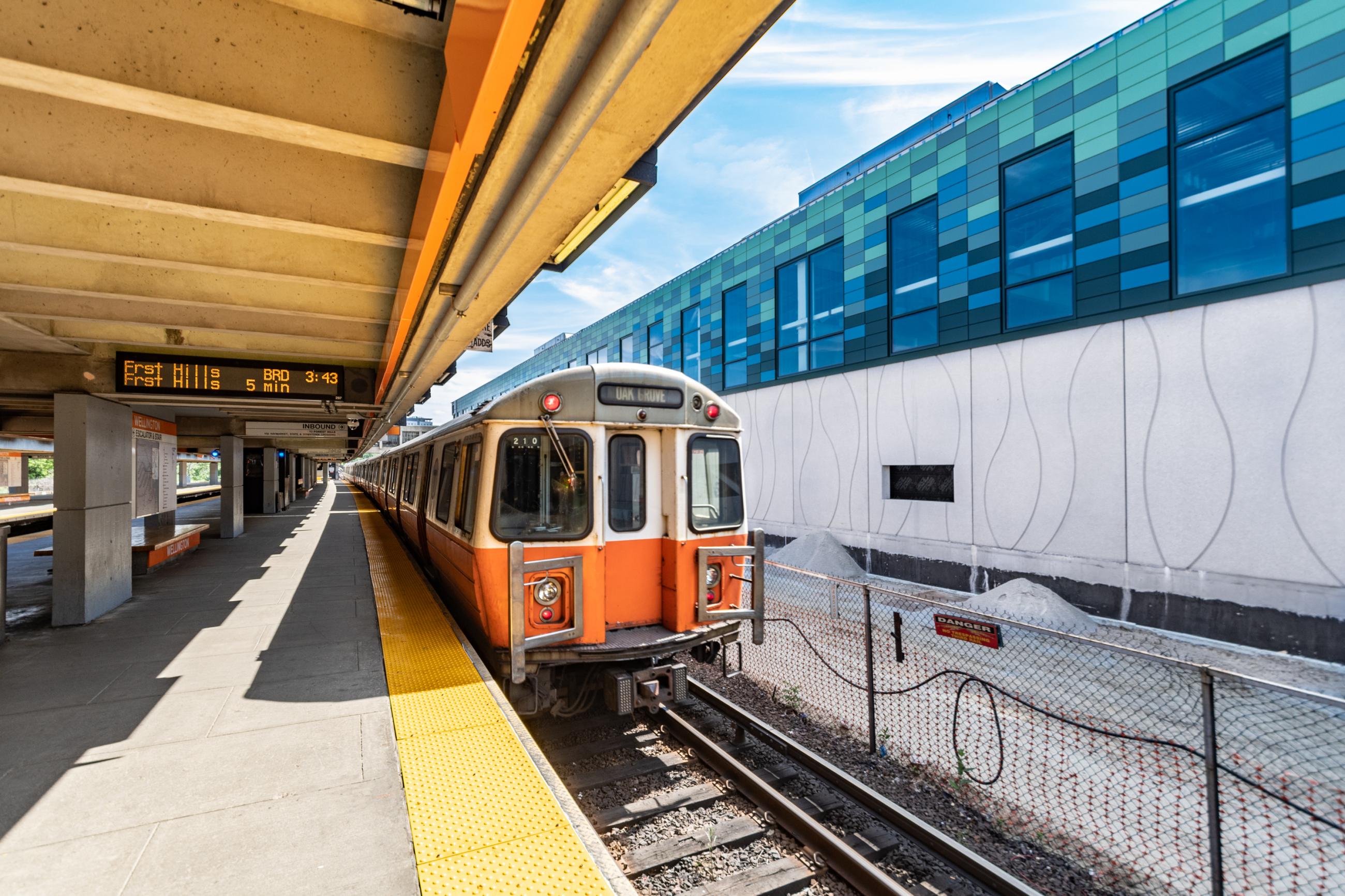 Orange Line train at Wellington