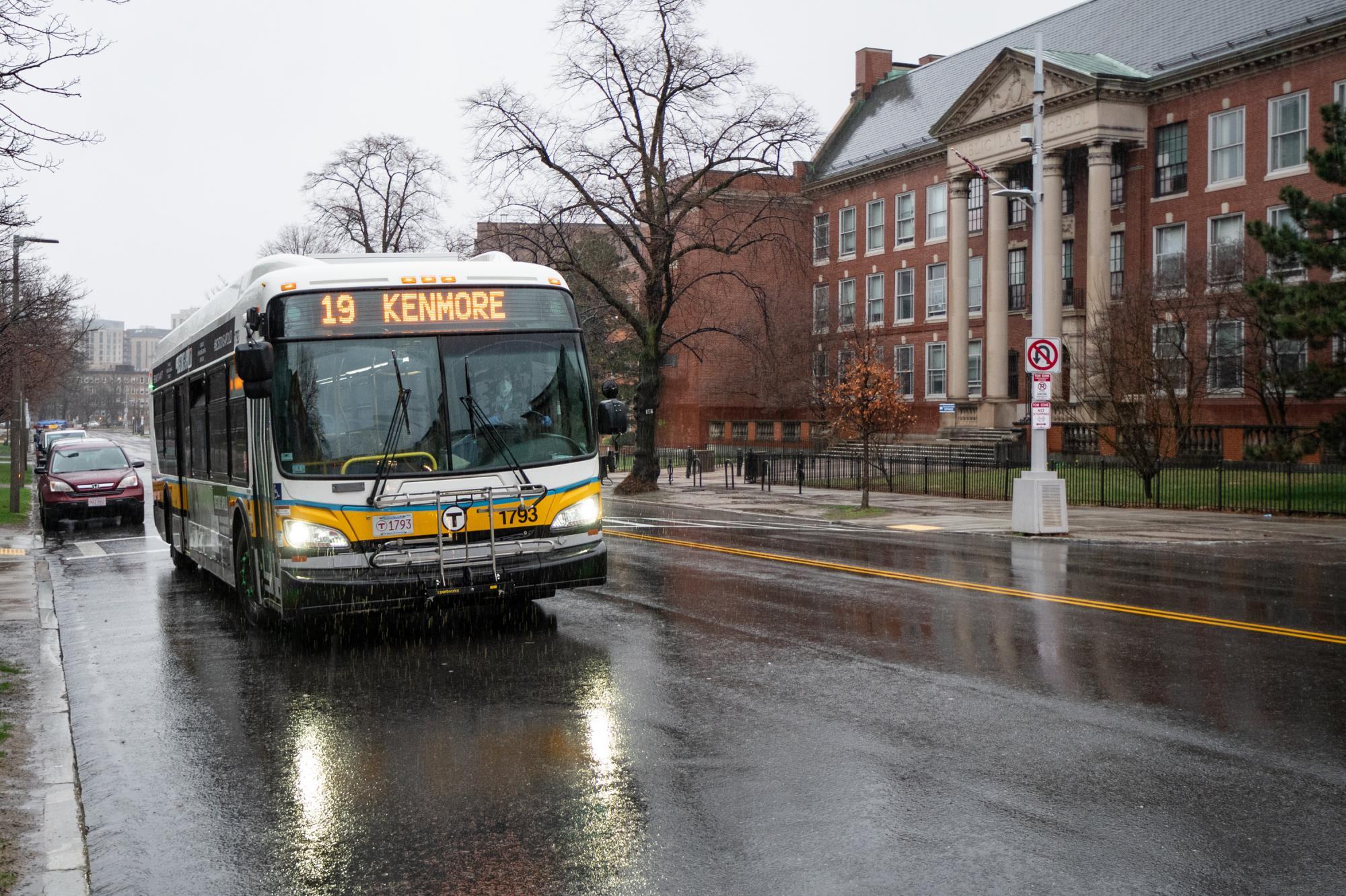 Route 19 bus inbound for Kenmore