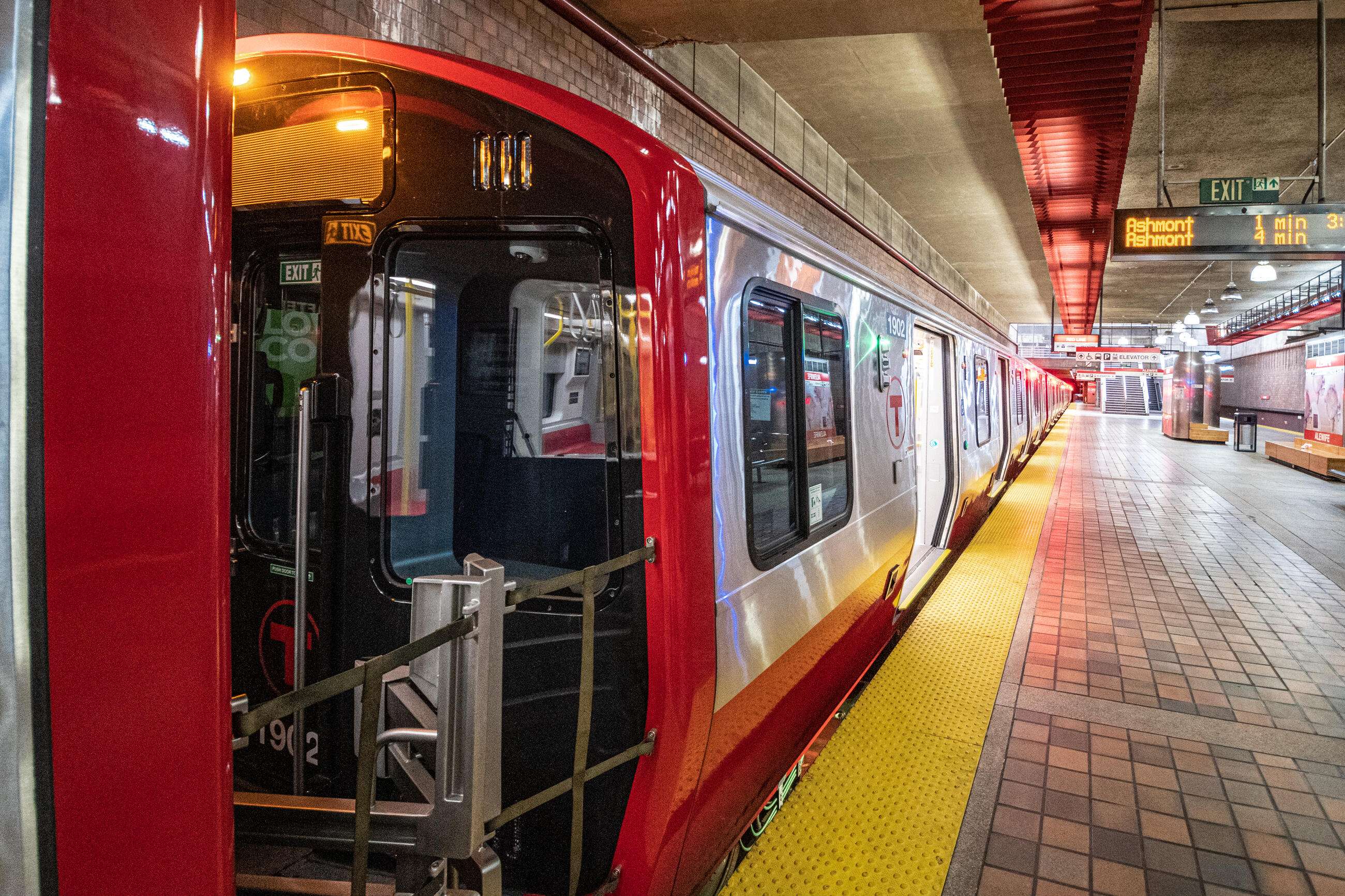 A new Red Line trait at Alewife Station