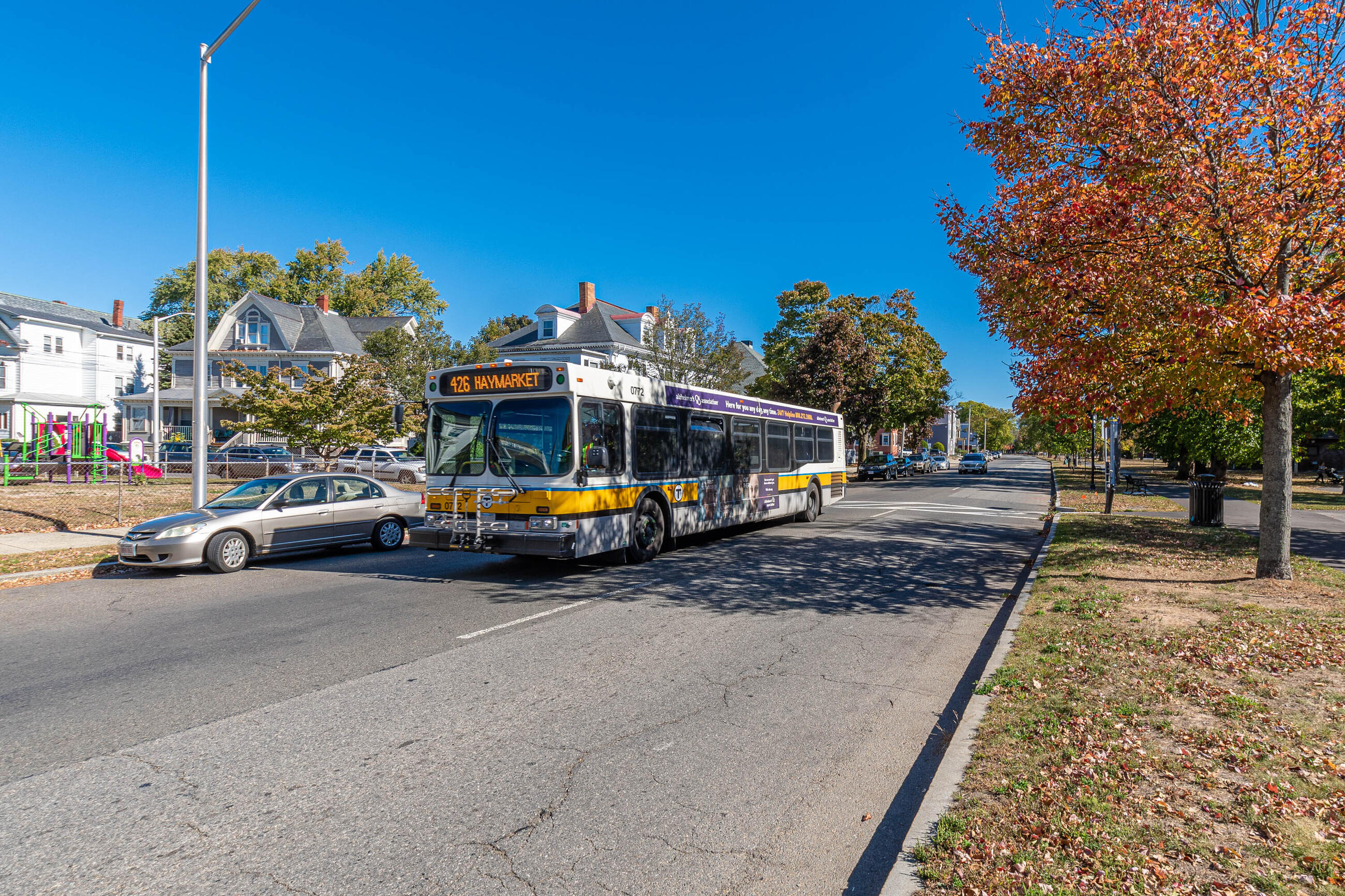 Conditions on North Common Street prior to bus lane construction.