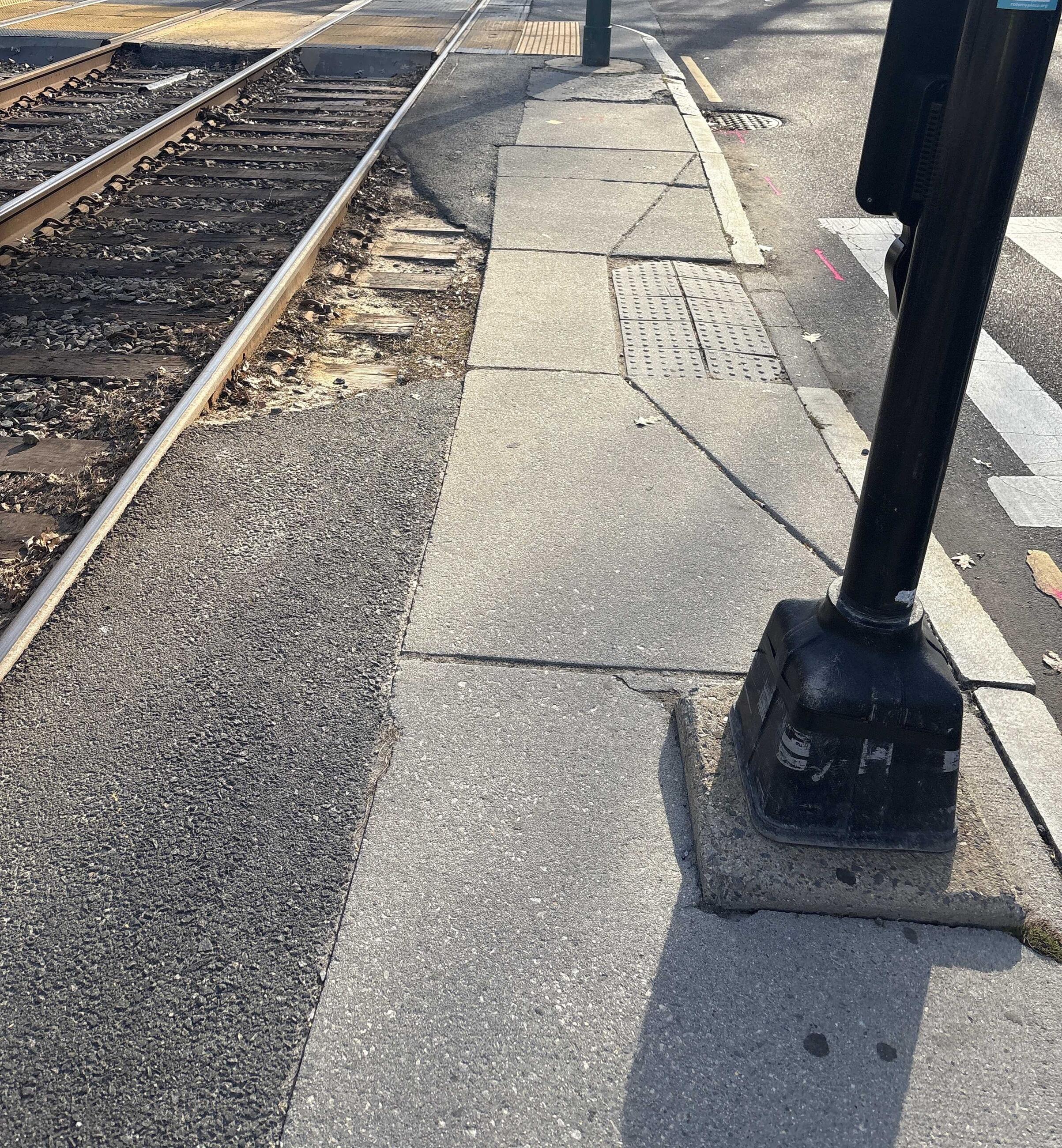 Previous platform conditions at Englewood Avenue