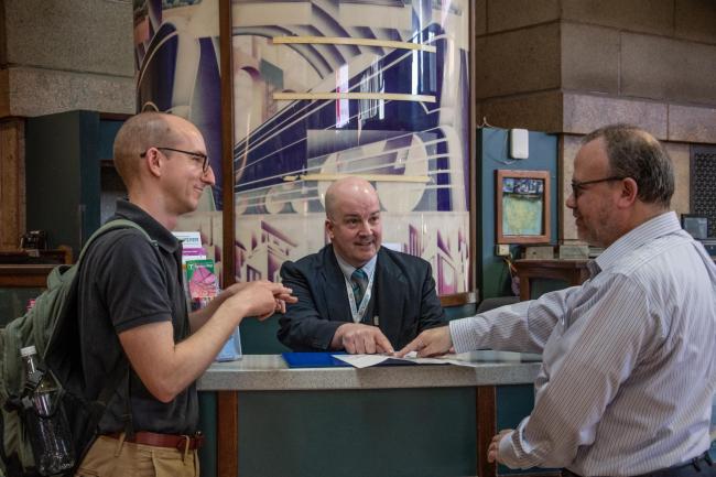 customer service working with asl interpreter