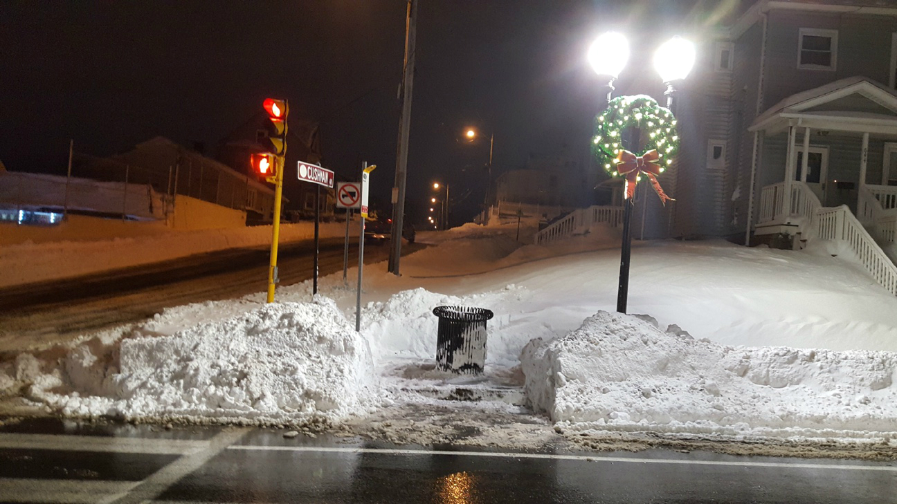 bus-stop-shoveled-wreath.jpg